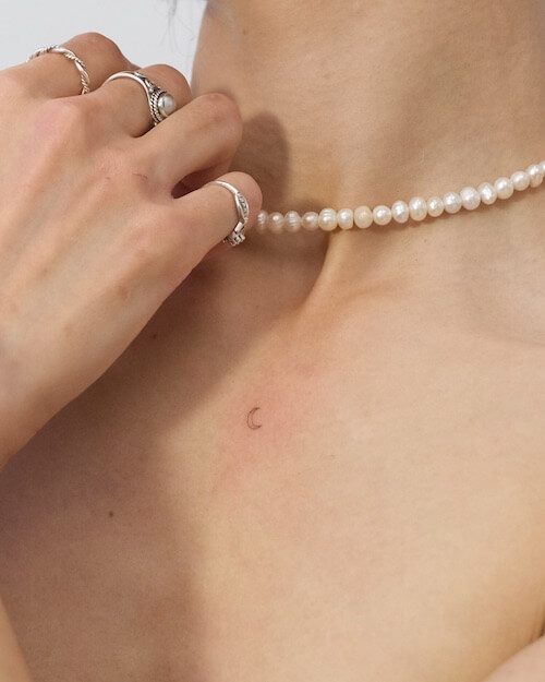 collar bone tattoos women