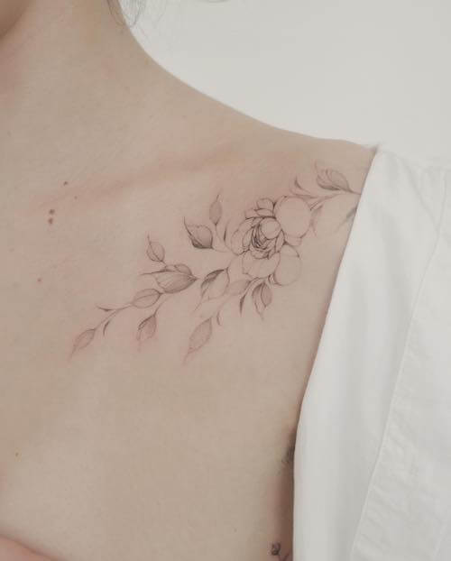 collar bone tattoos women