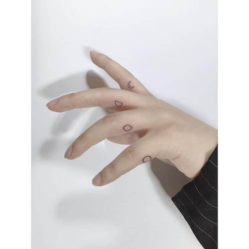 finger tattoos