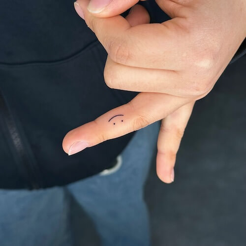 finger tattoos