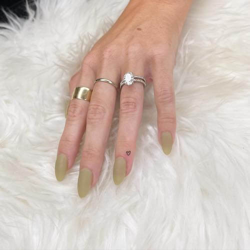 finger tattoos