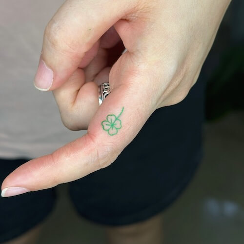 finger tattoos
