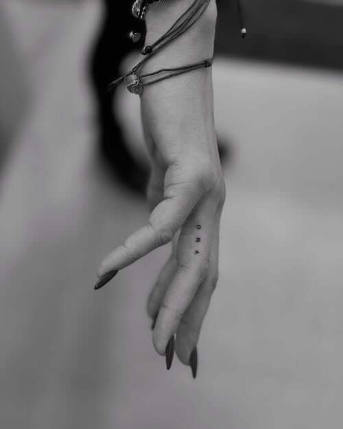 finger tattoos