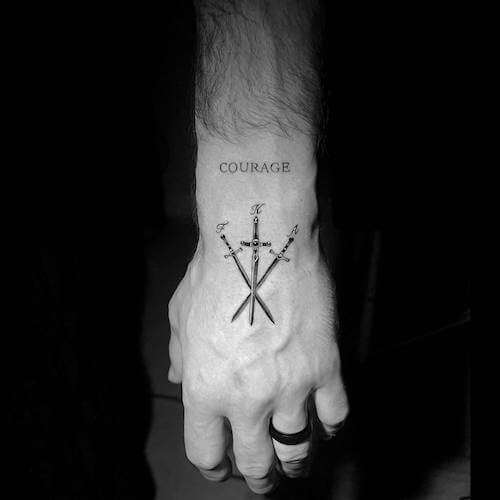 hand tattoos guys