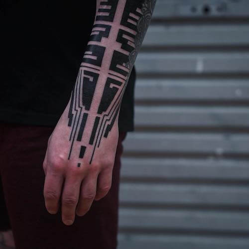 hand tattoos guys
