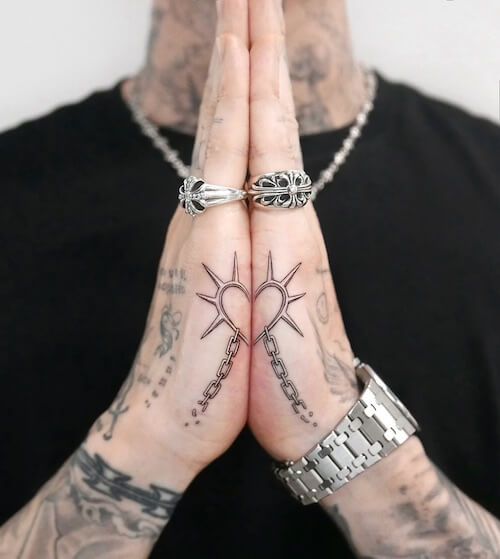 hand tattoos guys