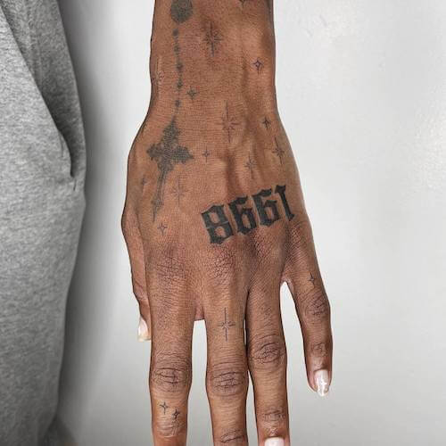 hand tattoos guys