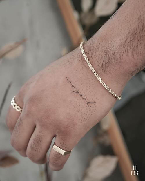 hand tattoos guys