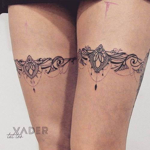 henna tattoo women