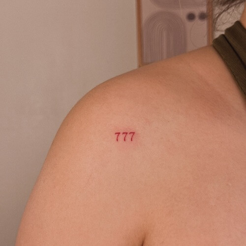 shoulder tattoos women