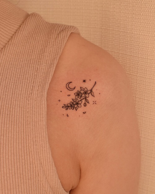 shoulder tattoos women