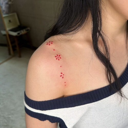 shoulder tattoos women